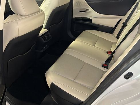 Certified 2025 Lexus ES 300h w/ Premium Package image 14