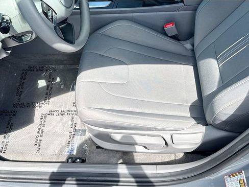 Used 2024 Hyundai Elantra SEL image 20