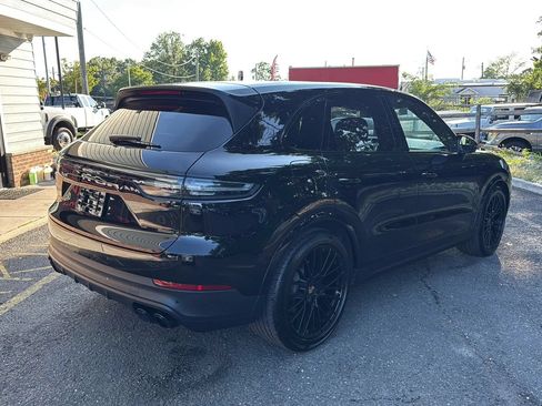 Used 2023 Porsche Cayenne Platinum Edition AWD/4WD image 5