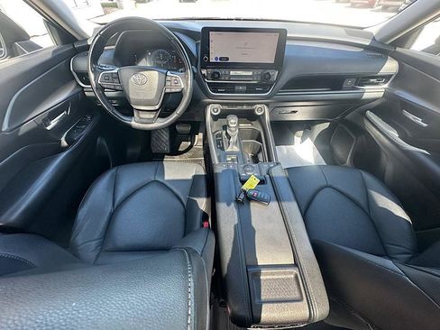 Certified 2024 Toyota Grand Highlander AWD image 16