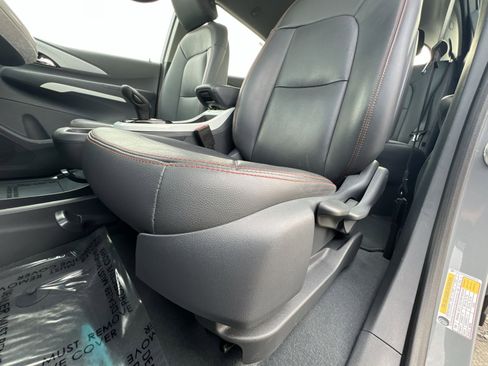 Used 2021 Chevrolet Bolt Premier w/ Infotainment Package image 14