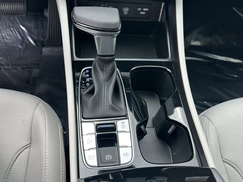 Used 2025 Hyundai Tucson SE image 32