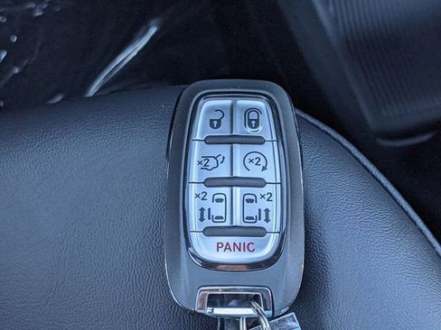 New 2026 Chrysler Pacifica Select FWD image 25