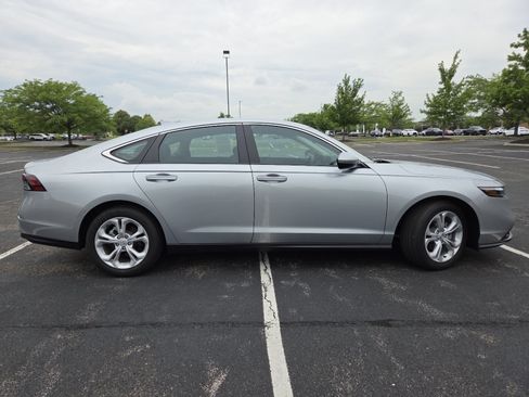 Certified 2025 Honda Accord LX image 19