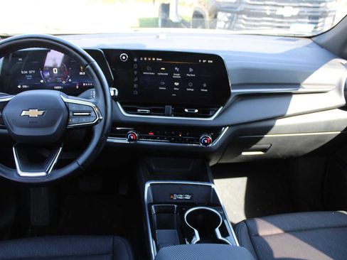 Used 2025 Chevrolet Equinox LT w/ Convenience Package II FWD image 8