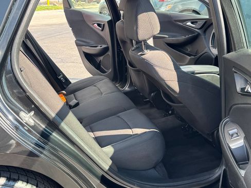 Used 2018 Chevrolet Malibu LT FWD image 16