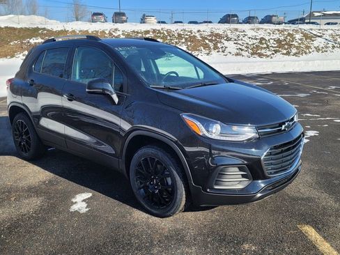 Used 2022 Chevrolet Trax LT w/ Driver Confidence Package image 16
