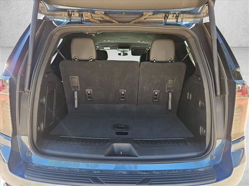 Used 2025 Chevrolet Tahoe LT RWD image 6