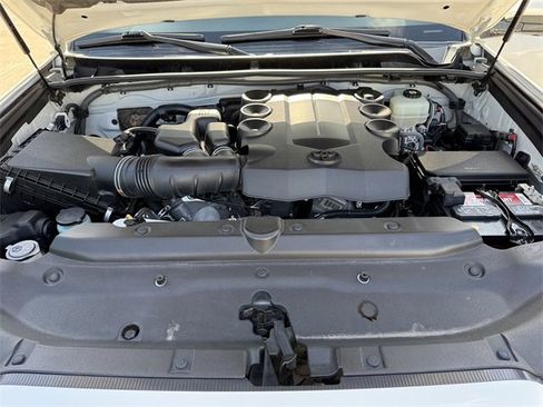 Used 2021 Toyota 4Runner Limited image 27