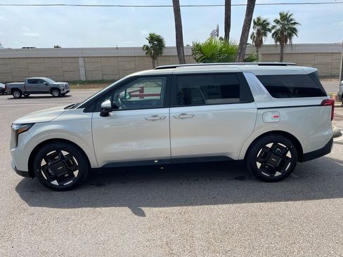 New 2026 Kia Carnival EX image 4