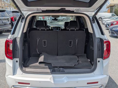 Used 2022 GMC Acadia Denali w/ Denali Ultimate Package AWD/4WD image 14