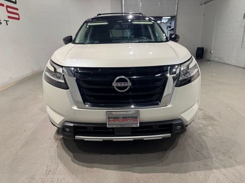Used 2022 Nissan Pathfinder Platinum w/ Cargo Package AWD/4WD image 11