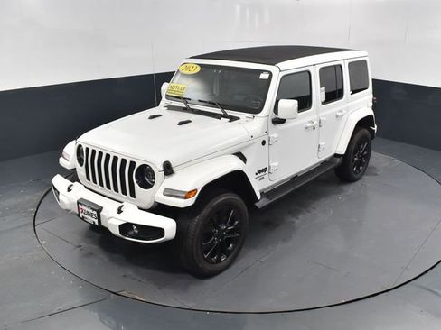 Used 2023 Jeep Wrangler Altitude image 41