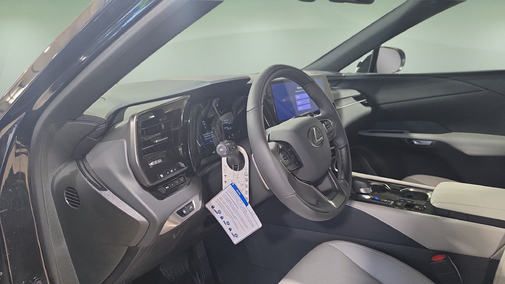 New 2026 Lexus RX 350 Premium w/ Accessory Package (2T) AWD/4WD image 14