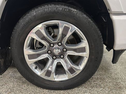 Used 2023 RAM 1500 Limited w/ Body Color Bumper Group AWD/4WD image 9
