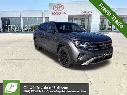 Used 2023 Volkswagen Atlas Cross Sport SE w/ Panoramic Sunroof Package image 1