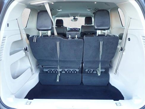 Used 2023 Chrysler Pacifica Touring-L FWD image 8
