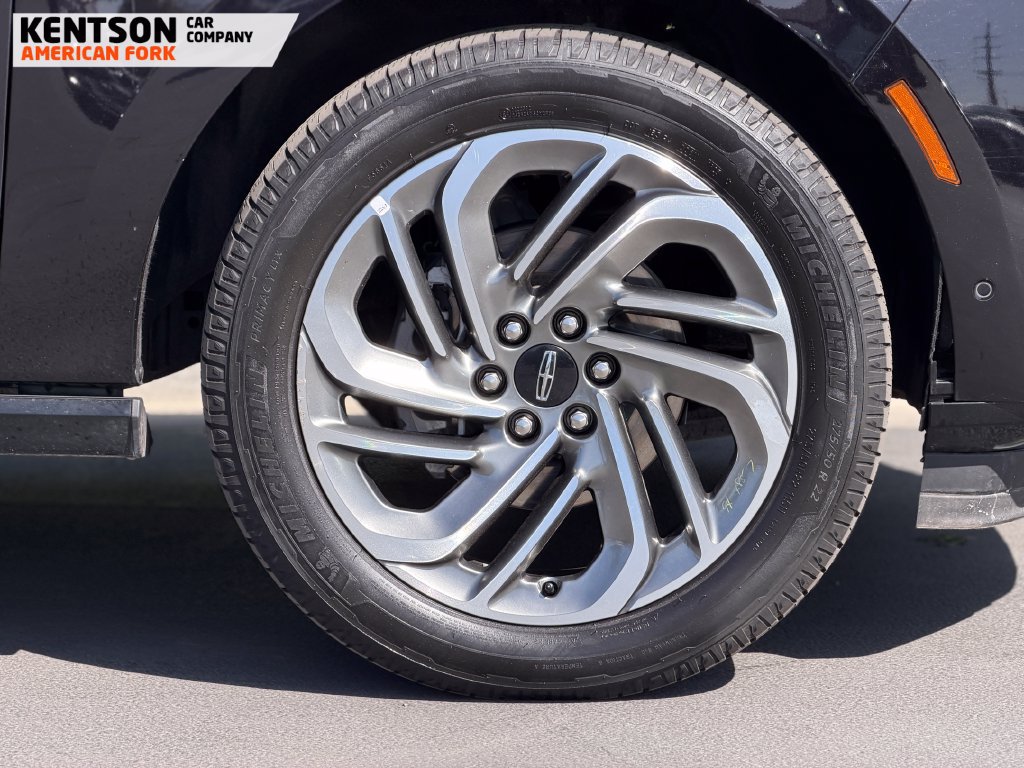 Used 2025 Lincoln Navigator Reserve AWD/4WD image 12