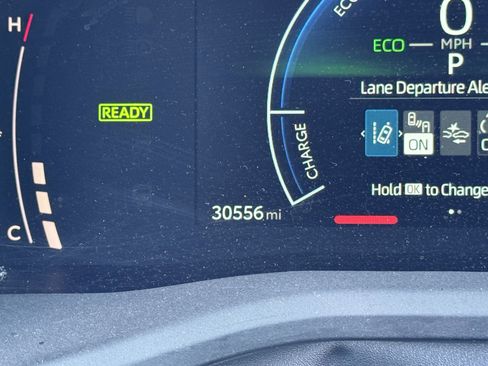 Used 2025 Toyota Camry LE image 7