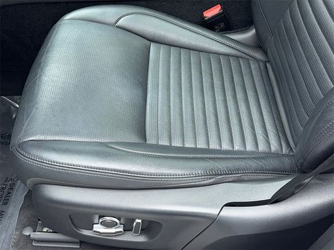 Used 2022 Land Rover Discovery Sport S image 40