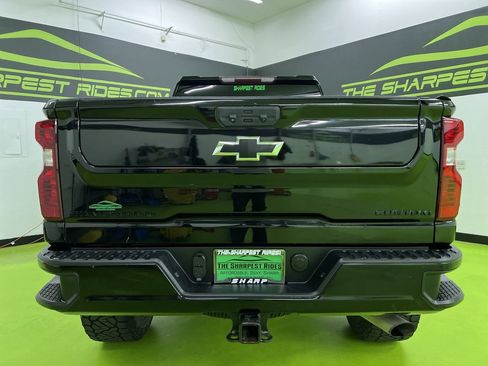 Used 2022 Chevrolet Silverado 2500 Custom w/ Custom Value Package AWD/4WD image 8