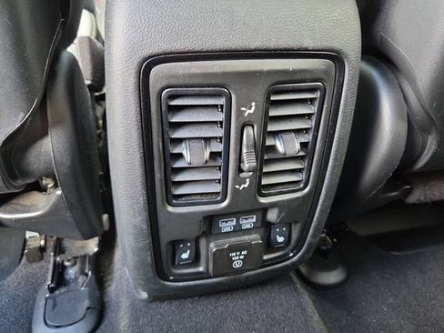 Used 2024 Dodge Durango GT RWD image 15