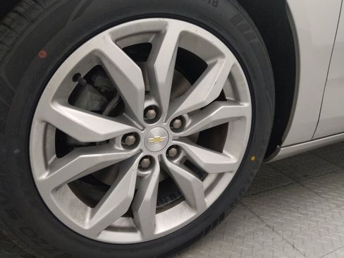 Used 2019 Chevrolet Impala LT w/ LT Convenience Package FWD image 31