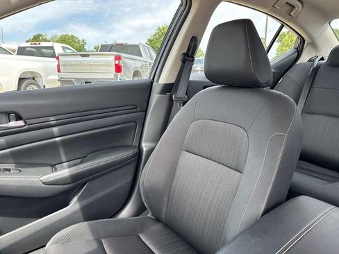 Used 2025 Nissan Altima 2.5 SV FWD image 35