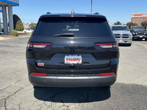 Used 2023 Jeep Grand Cherokee L Laredo AWD/4WD image 5