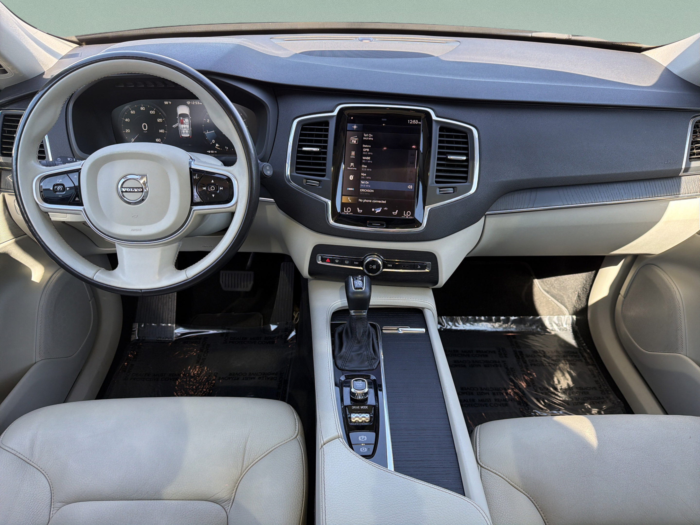 Used 2020 Volvo XC90 T6 Momentum AWD/4WD image 9