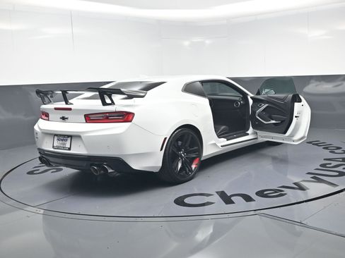 Used 2018 Chevrolet Camaro SS w/ Redline Edition RWD image 26
