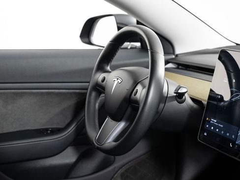 Used 2018 Tesla Model 3 Long Range image 24