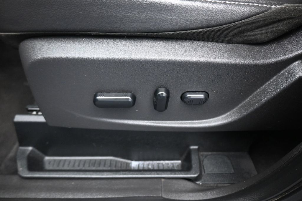Used 2019 Ford Escape SEL AWD/4WD image 12