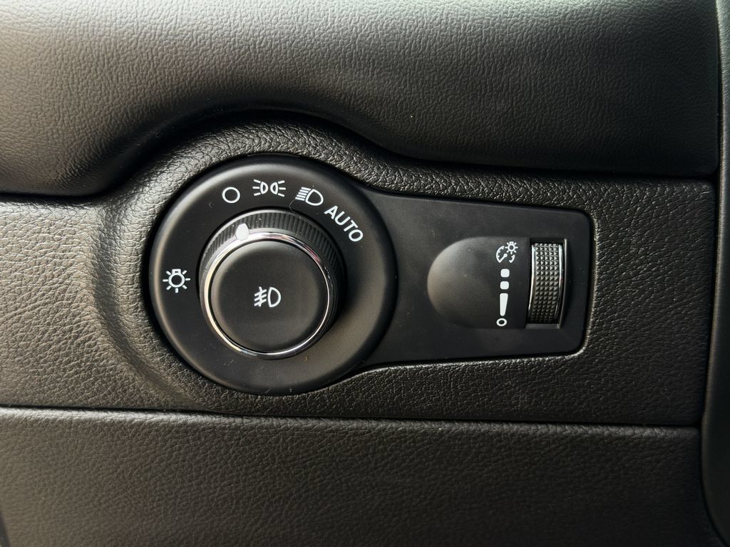 Used 2021 Dodge Durango GT w/ Blacktop Package RWD image 22