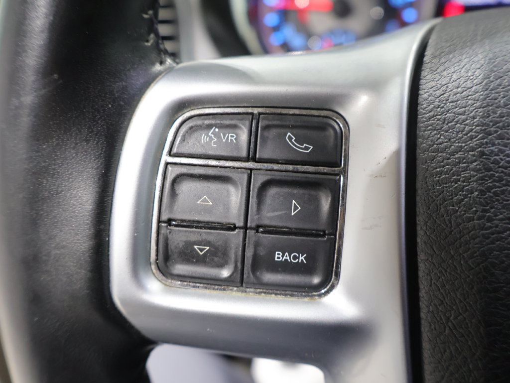 Used 2012 Chrysler Town & Country Touring w/ Entertainment Group #1 FWD image 29