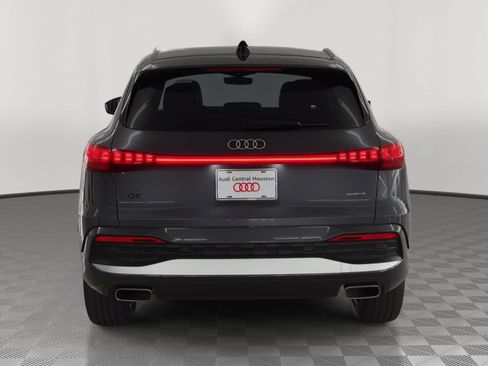 Used 2025 Audi Q5 Premium w/ 19" Wheel Package AWD/4WD image 10