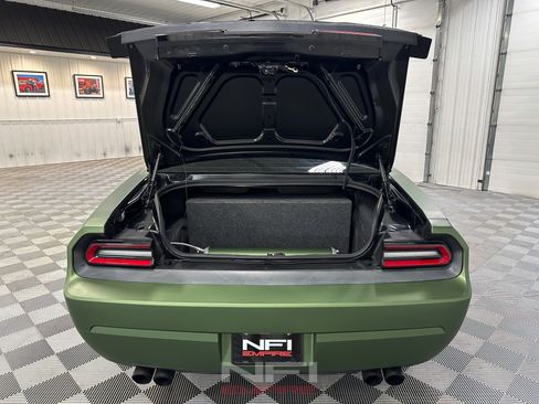 Used 2009 Dodge Challenger SRT8 w/ SRT Option Group II RWD image 46