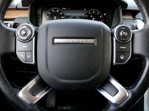 Used 2018 Land Rover Discovery HSE AWD/4WD image 13