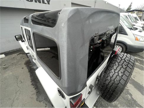 Used 2015 Jeep Wrangler Unlimited Sahara w/ Connectivity Group image 47