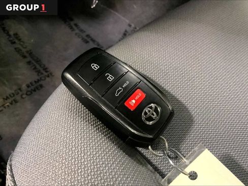 Used 2023 Toyota Corolla SE w/ SE Premium Package image 15