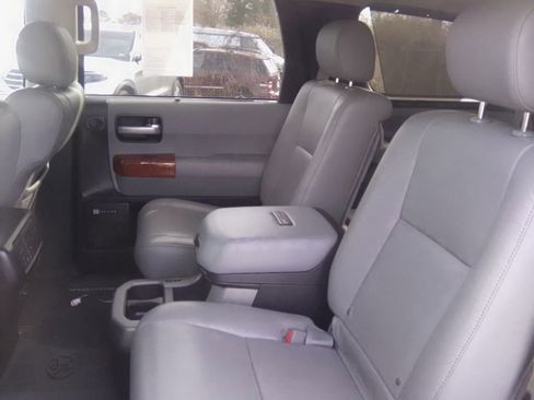 Used 2021 Toyota Sequoia Platinum image 14