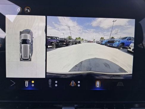 Used 2025 Chevrolet Equinox RS w/ Safety and Technology Package FWD image 12
