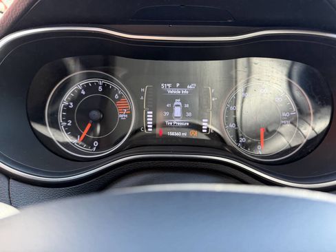 Used 2019 Jeep Cherokee Latitude Plus AWD/4WD image 25