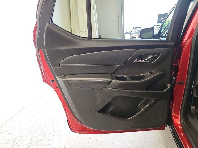 Used 2022 Chevrolet Traverse LT w/ LT Premium Package AWD/4WD image 27