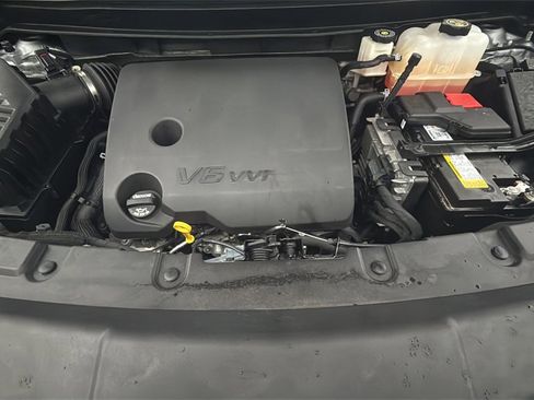 Used 2023 Chevrolet Traverse LT image 15