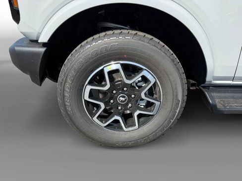 New 2026 Ford Bronco Outer Banks AWD/4WD image 9