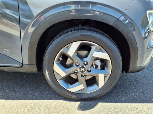 Certified 2023 Hyundai Venue Limited w/ Cargo Package FWD image 9