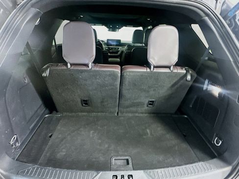 Used 2025 Ford Explorer Platinum w/ LUX Leather Package image 30