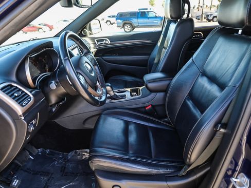 Used 2017 Jeep Grand Cherokee Limited image 17