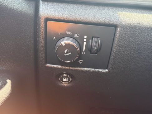 Used 2021 Jeep Grand Cherokee Laredo X RWD image 31